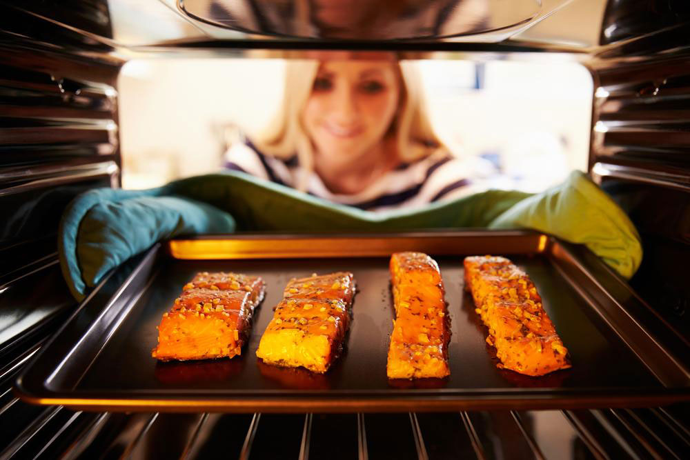 Here’s what you need to know about heatproof oven gloves